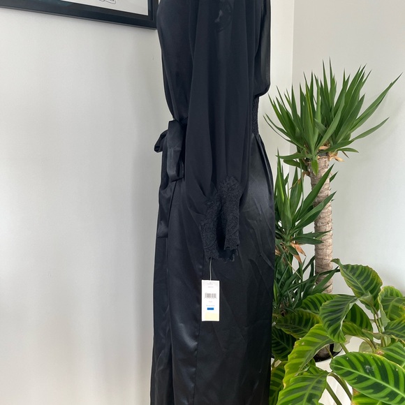 NWT Oscar de la Renta Black Satin Robe with Lace Trim - Picture 3 of 5